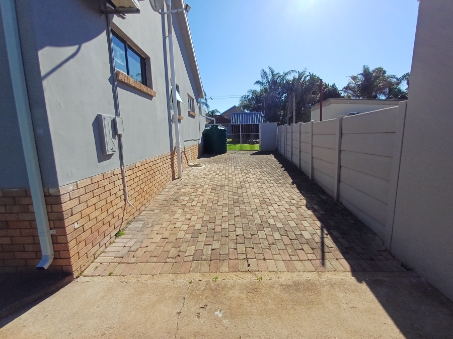4 Bedroom Property for Sale in Vanes Estate Eastern Cape